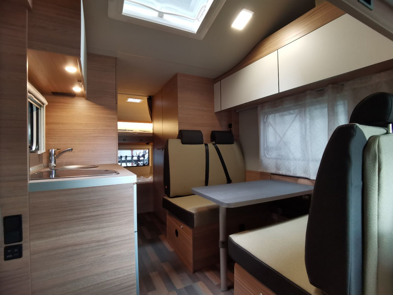 Alkoof camper Weinsberg CARAHOME 600 DKG/ -2025 - / 140PS / ETAGENBETTEN