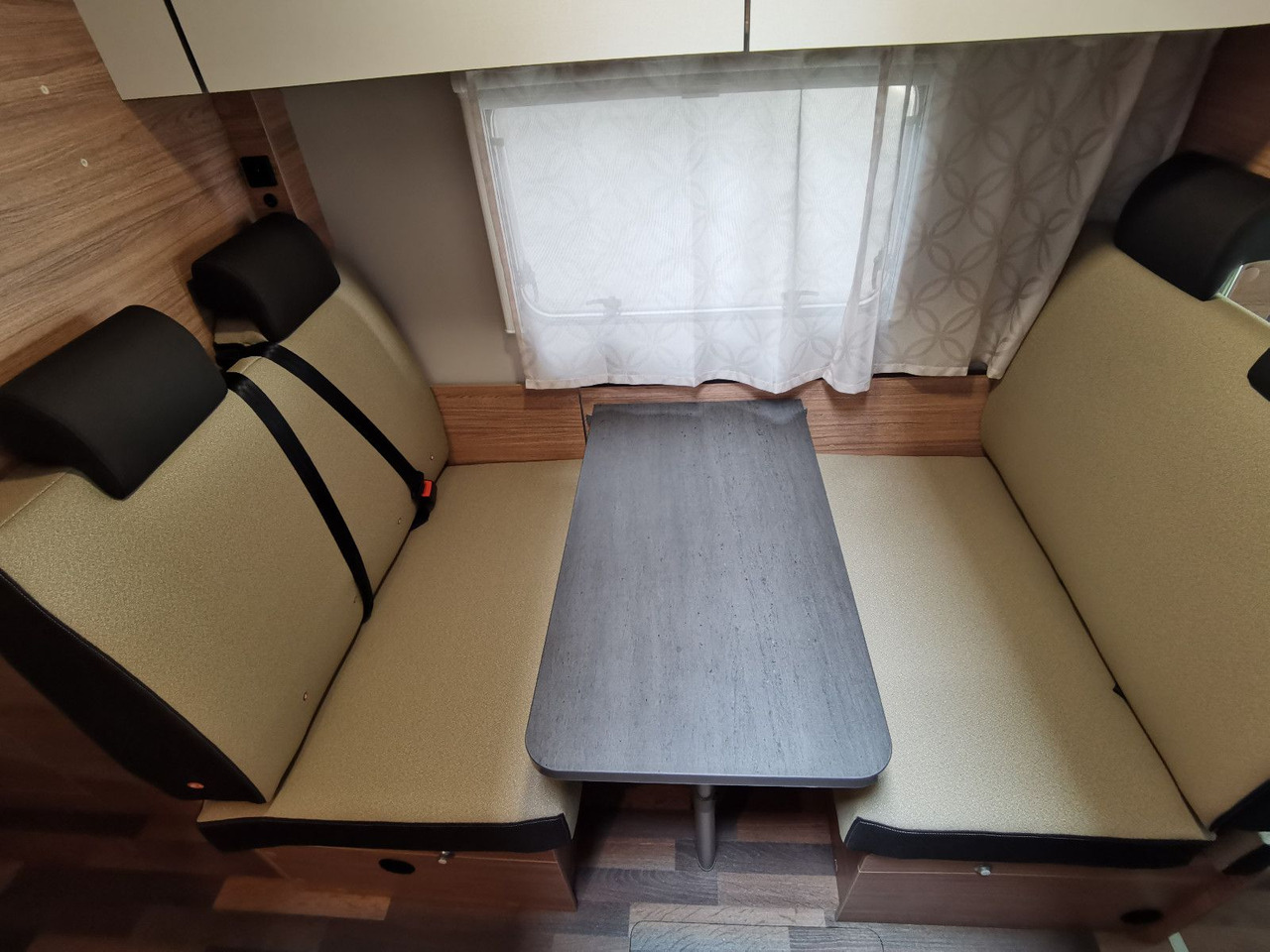 Alkoof camper Weinsberg CARAHOME 600 DKG/ -2025 - / 140PS / ETAGENBETTEN