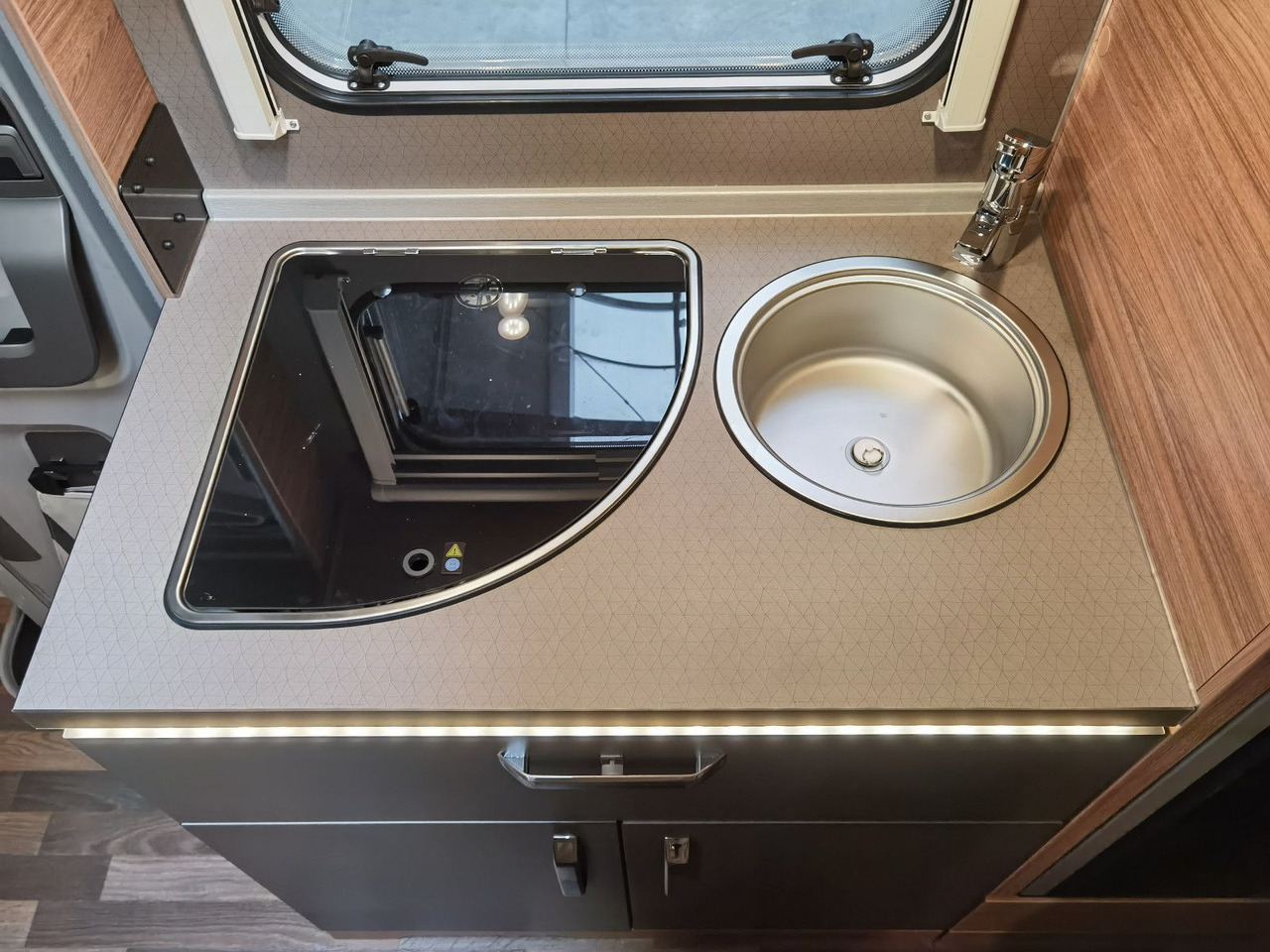 Alkoof camper Weinsberg CARAHOME 650 DG / - MODELL 2025 - / 140 PS