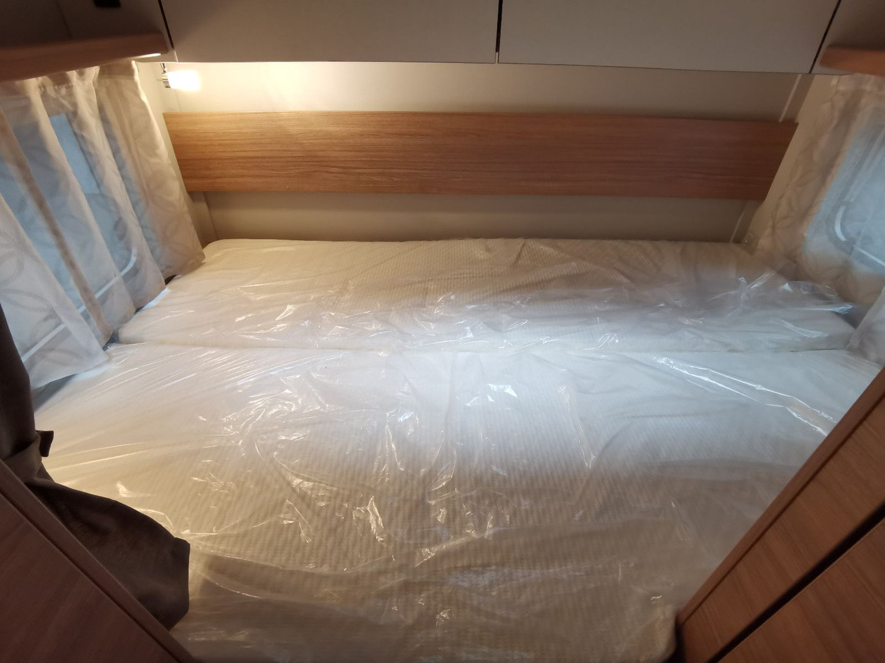 Alkoof camper Weinsberg CARAHOME 650 DG / - MODELL 2025 - / 140 PS