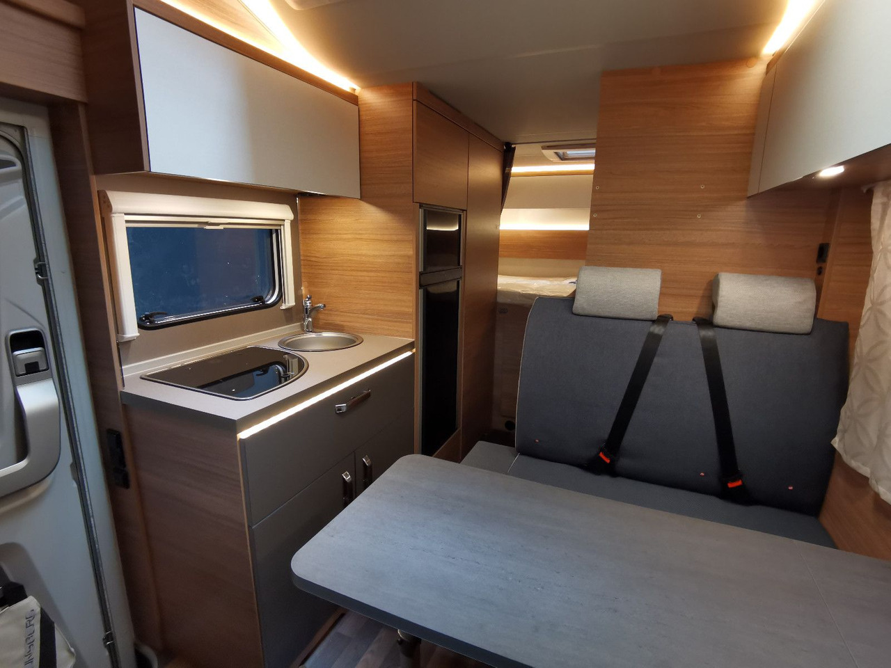 Alkoof camper Weinsberg CARAHOME 650 DG / - MODELL 2025 - / 140 PS