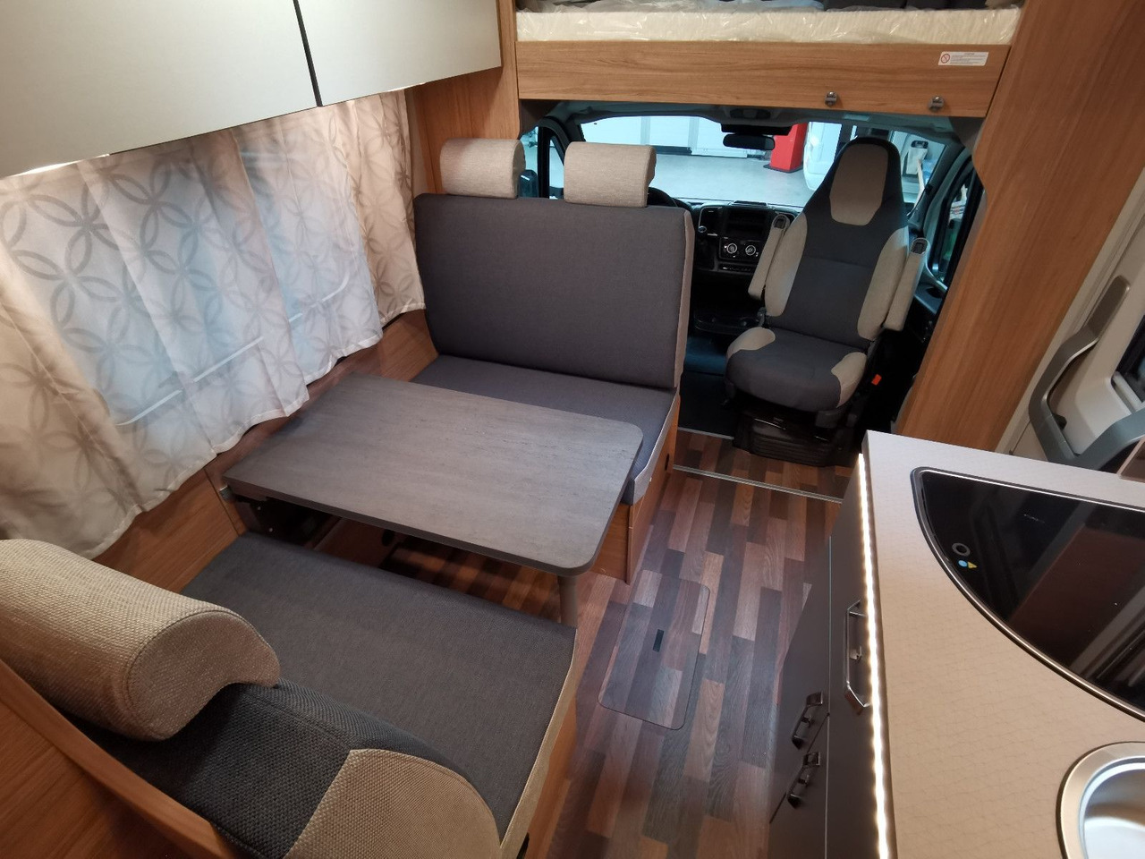 Alkoof camper Weinsberg CARAHOME 650 DG / - MODELL 2025 - / 140 PS