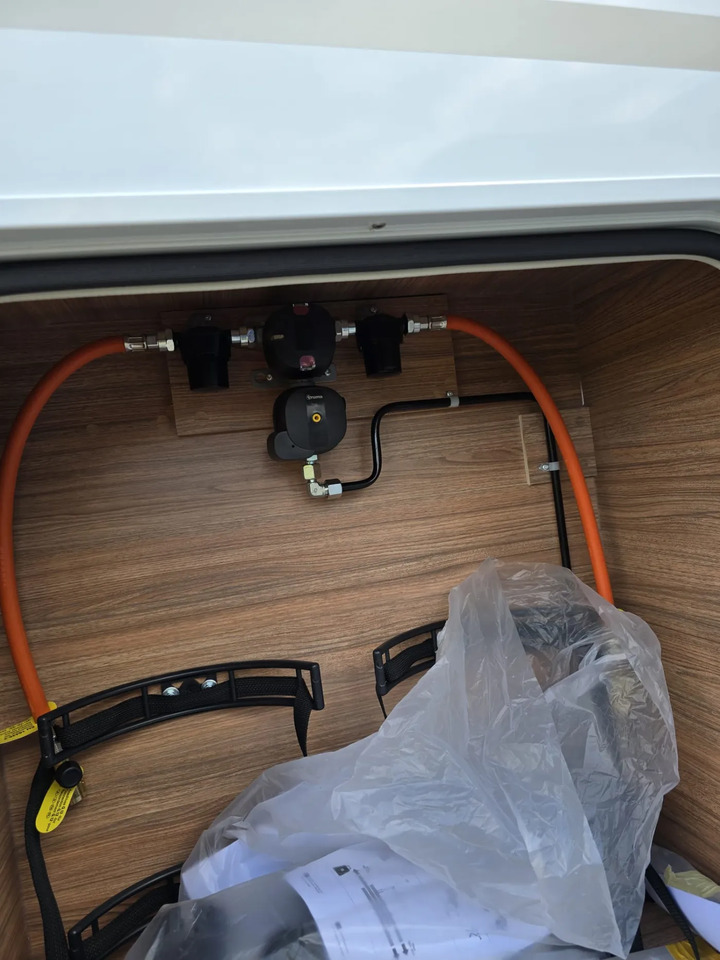 Alkoof camper Weinsberg CaraHome 550 MG Markise, AHK, LED