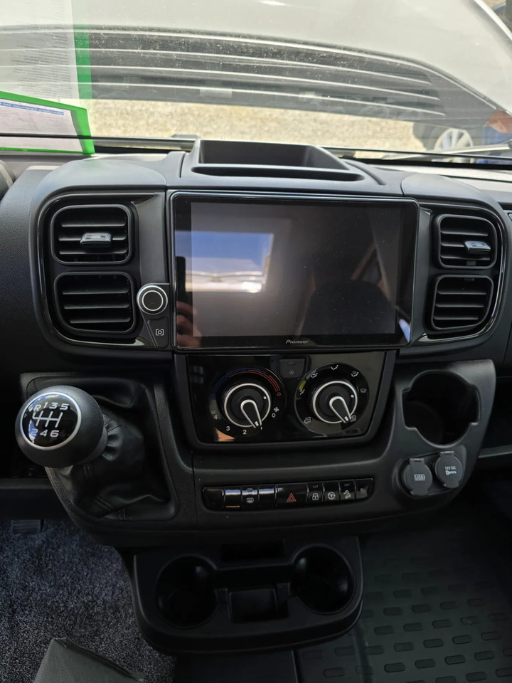 Alkoof camper Weinsberg CaraHome 550 MG Markise, AHK, LED