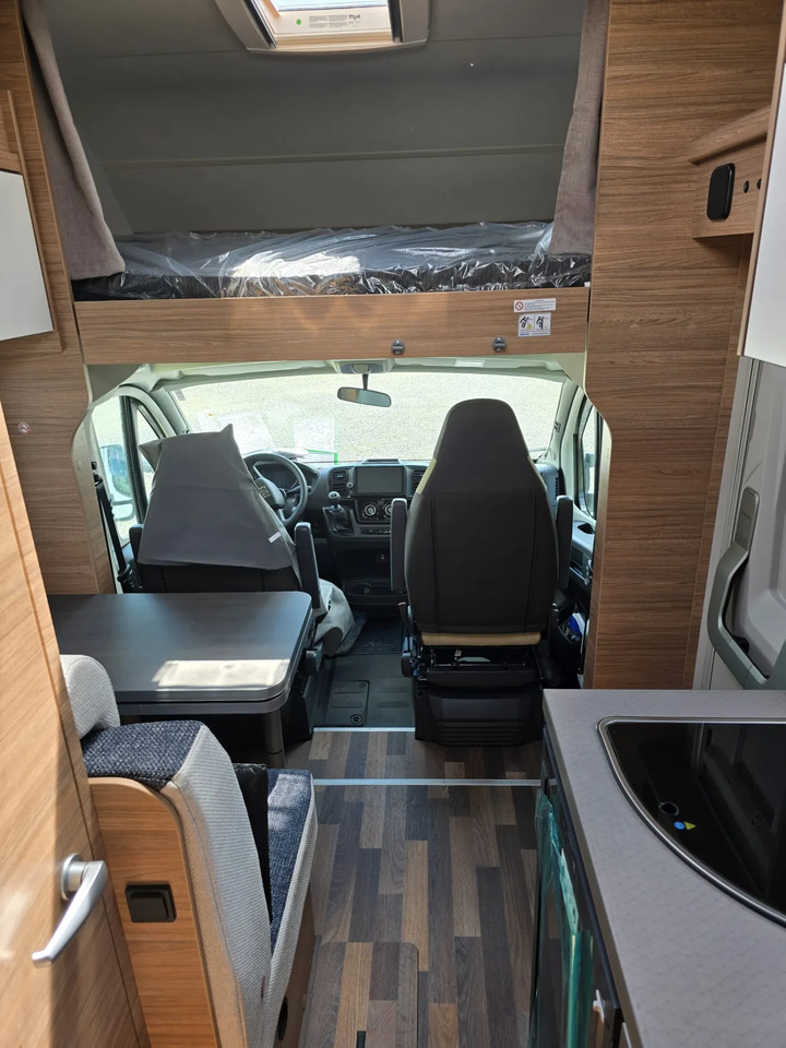 Alkoof camper Weinsberg CaraHome 550 MG Markise, AHK, LED