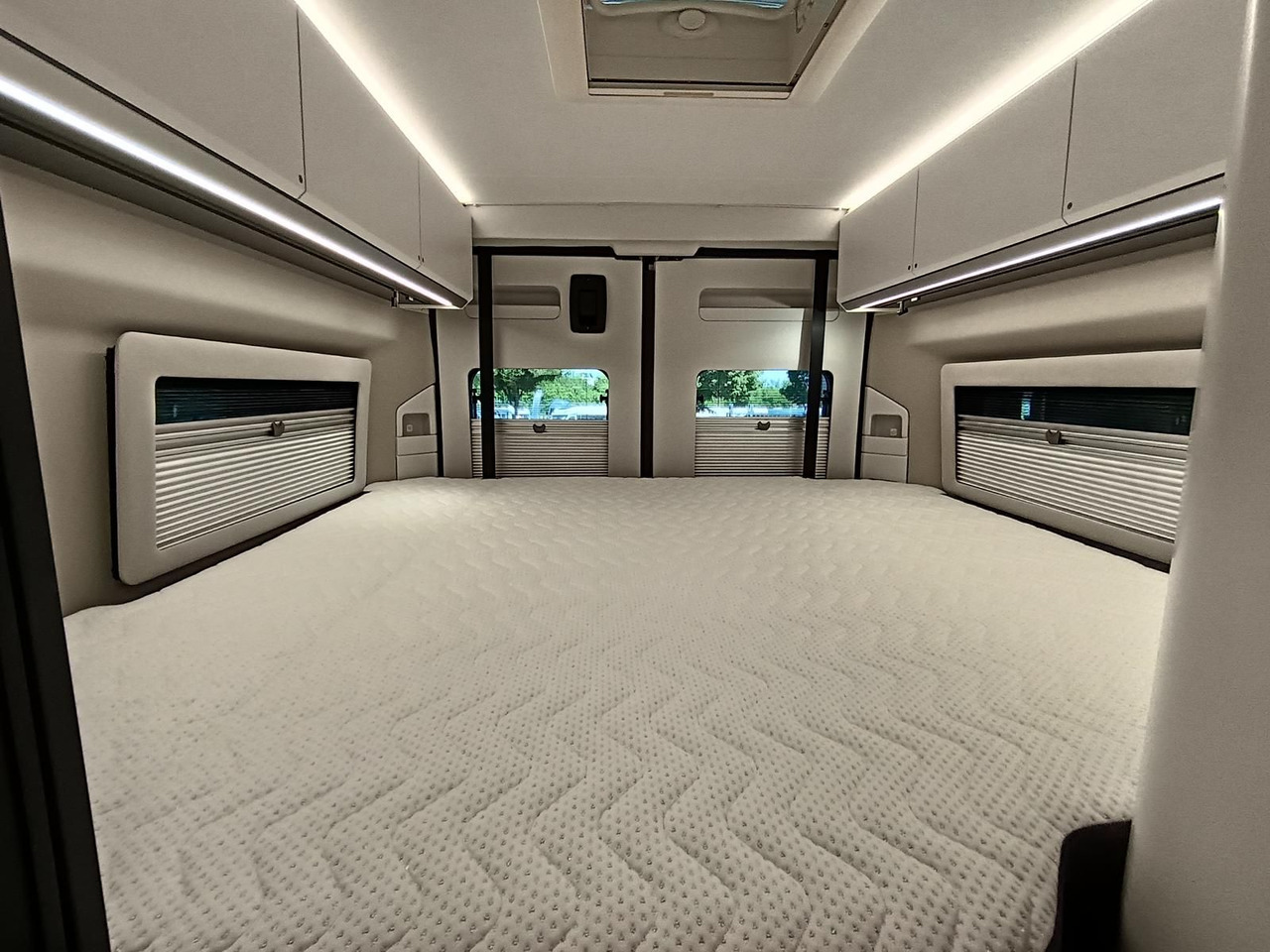 Buscamper Adria Twin Edition 640 SGX Maxi 132kW*138L KÜHLSCHRANK
