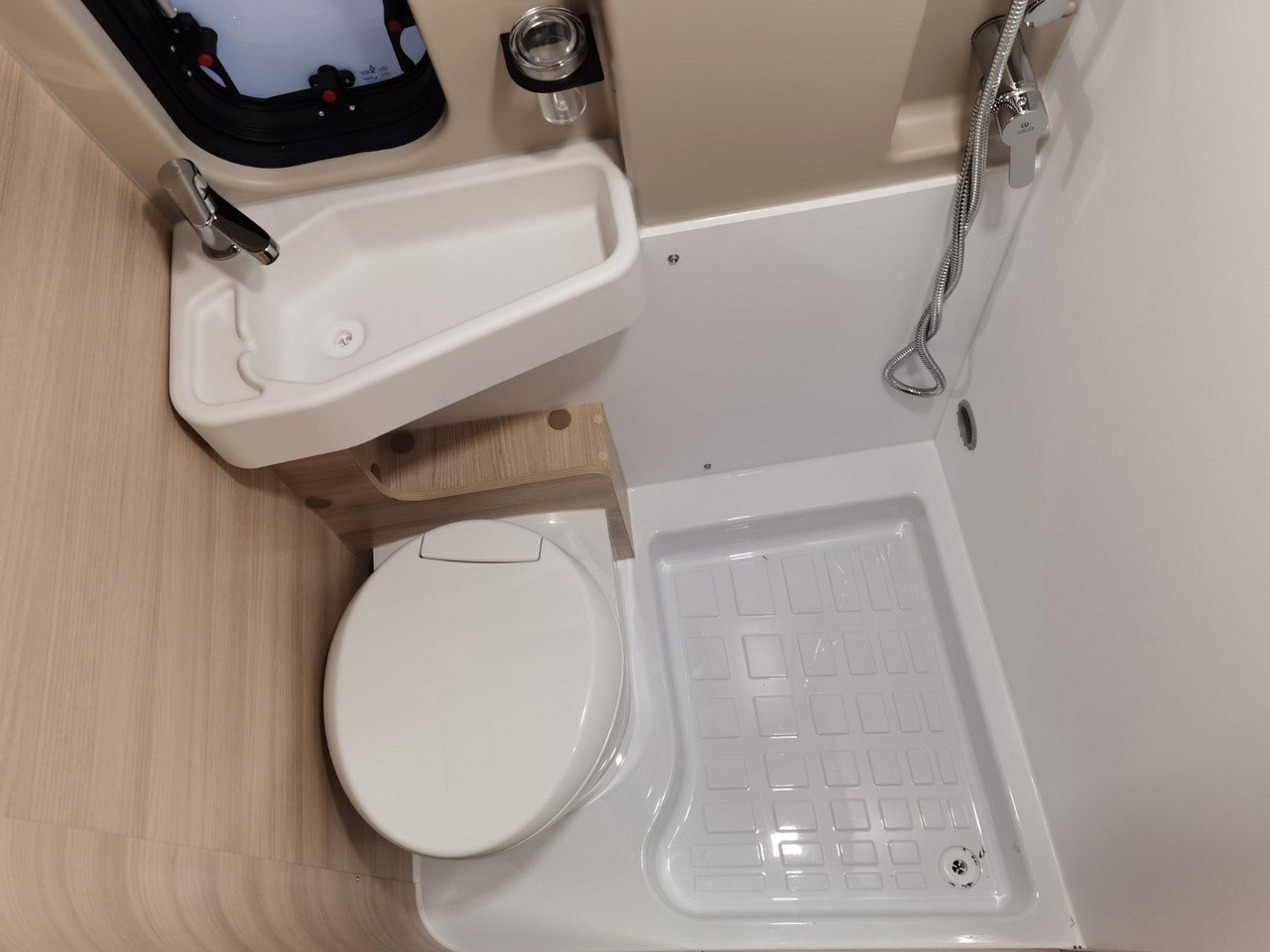 Buscamper Chausson V594 FIRST LINE / 2026 / 140 PS/8G.AUTOMATIK