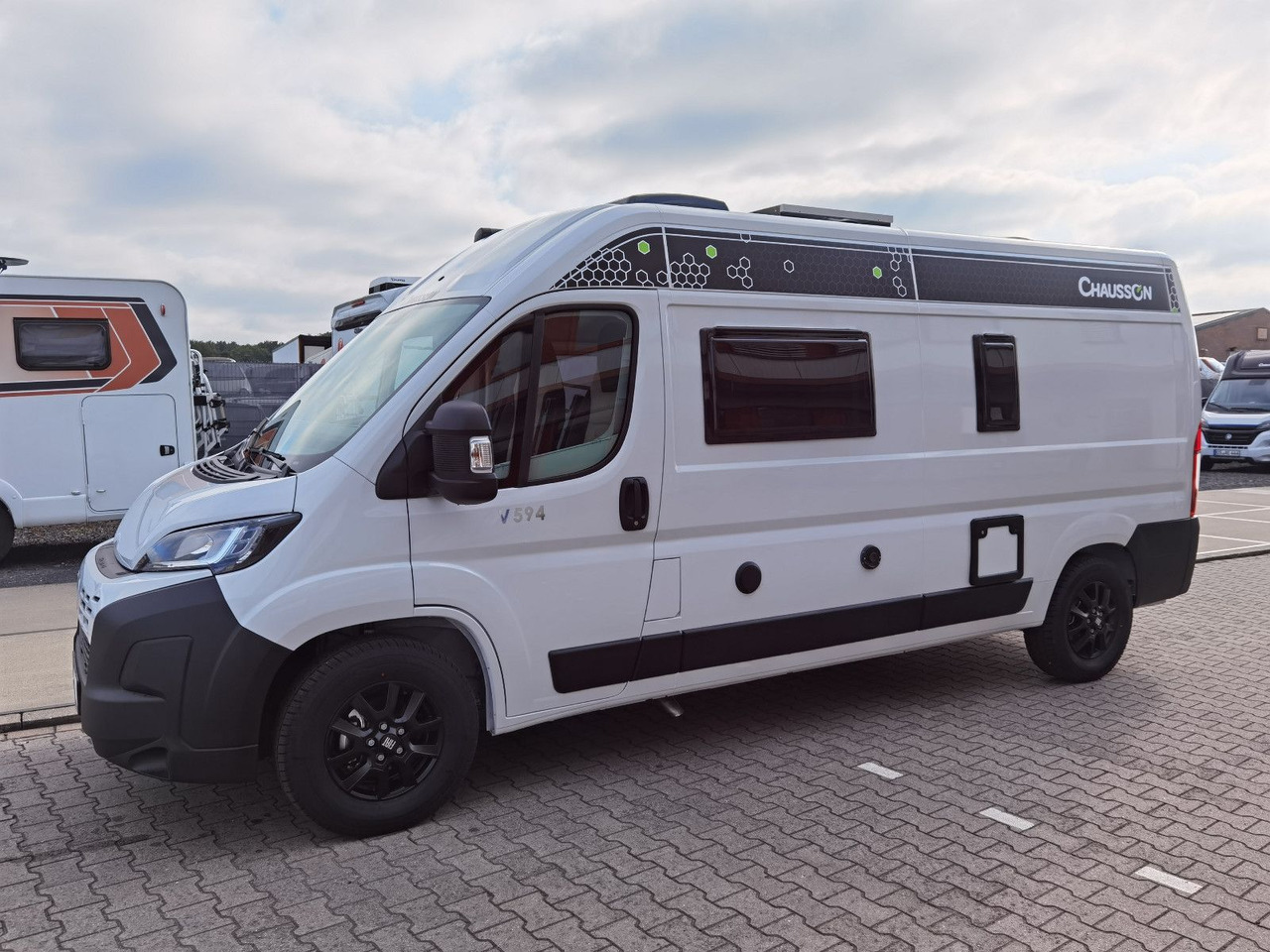 Buscamper Chausson V594 FIRST LINE  / MODELL 2026 / 140 PS