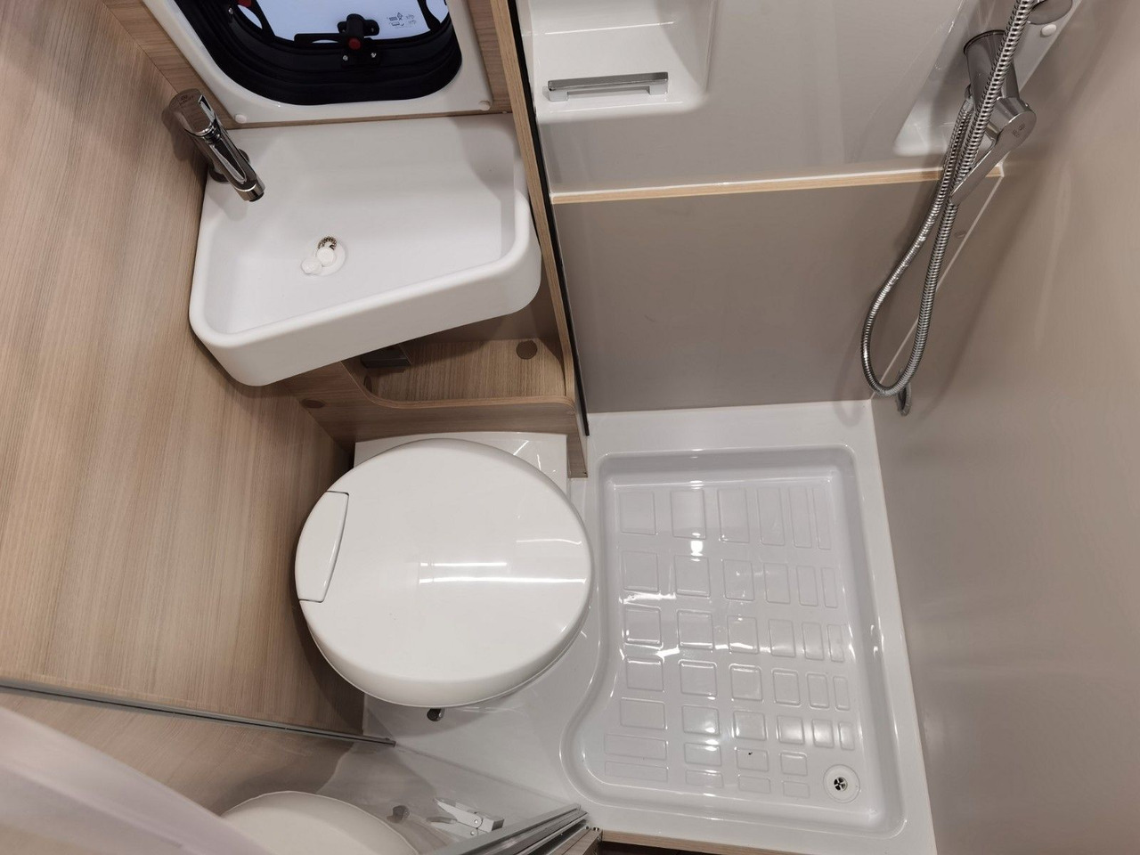 Buscamper Chausson V594 SPORT LINE / - 2026 - / 140PS -8G-AUTOMATIK