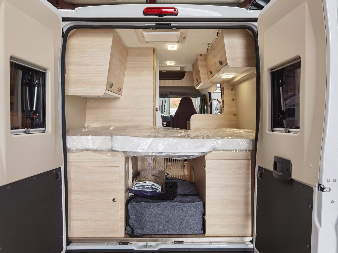 Buscamper Chausson V594 S FIRST LINE / ZUBEHÖR & LOOK -PAKET/ 5.41M
