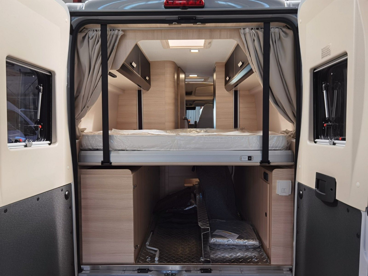 Buscamper Chausson V690 SPORT LINE / 140PS-8G / XL -HUBBETT E.-BIKE