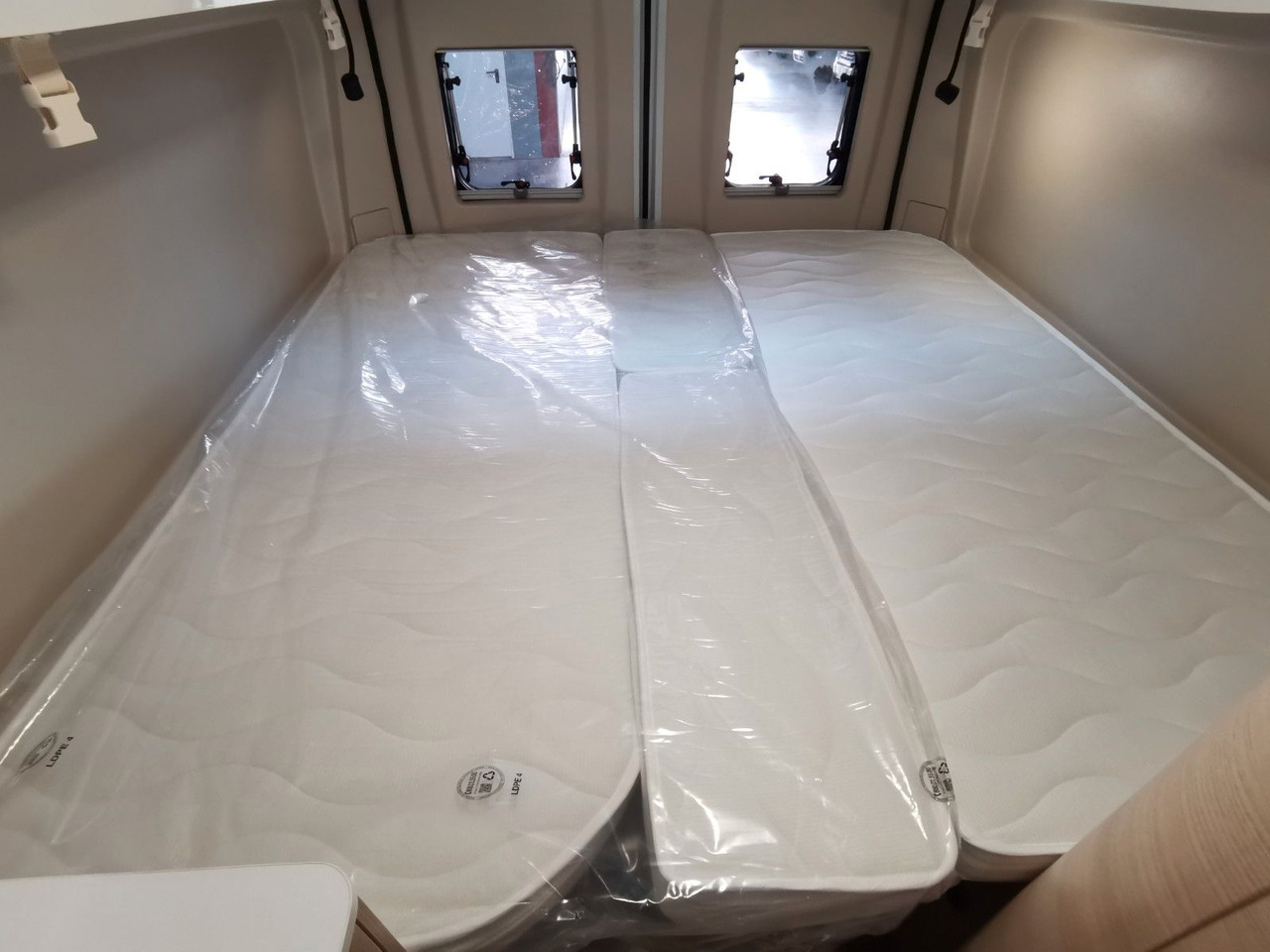 Buscamper Chausson V697 FIRST LINE / - 2025- / 140PS / EINZELBETTEN