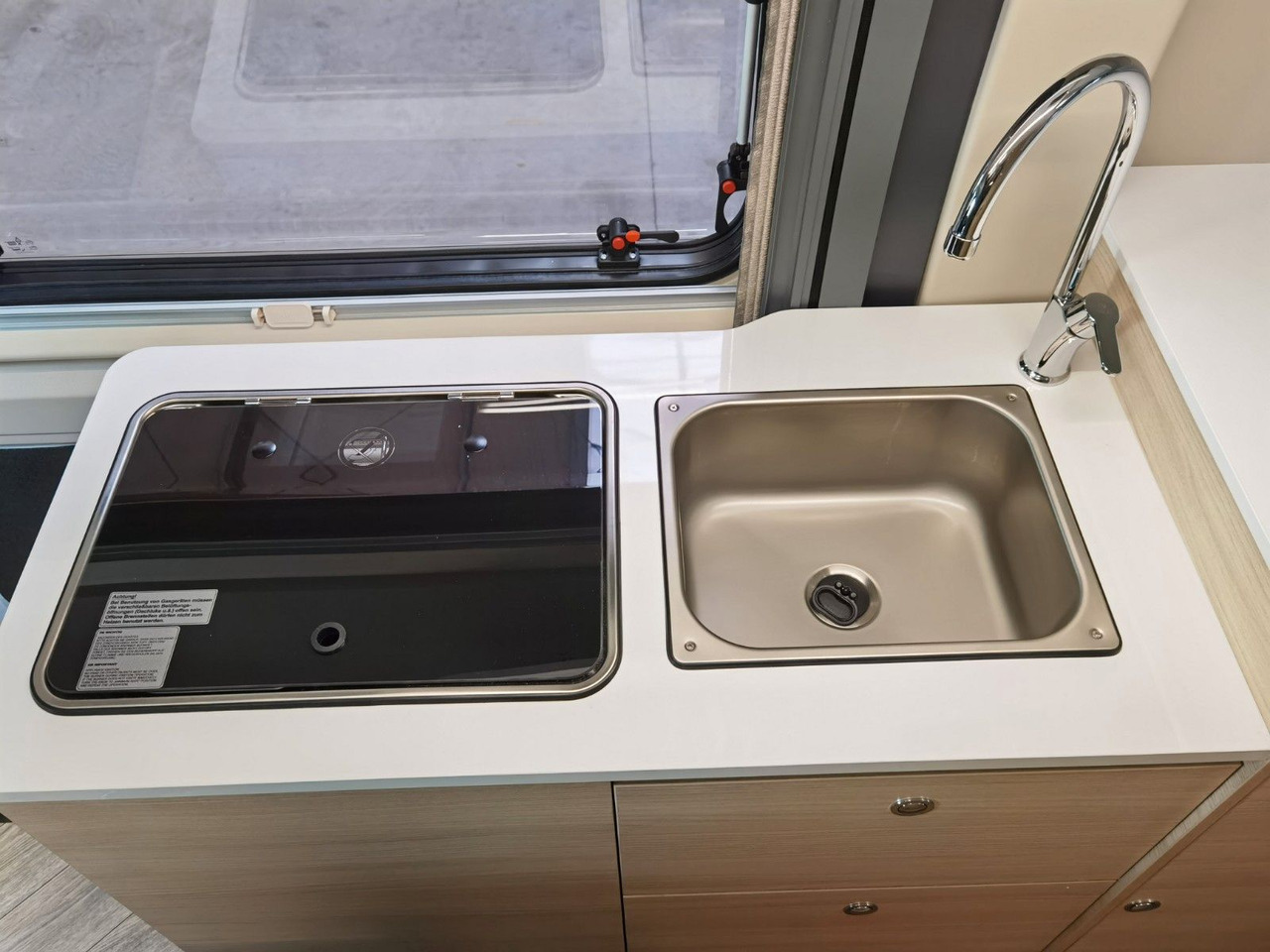 Buscamper Chausson V697 FIRST LINE / ZUBEHÖR-PAKET / EINZELBETTEN