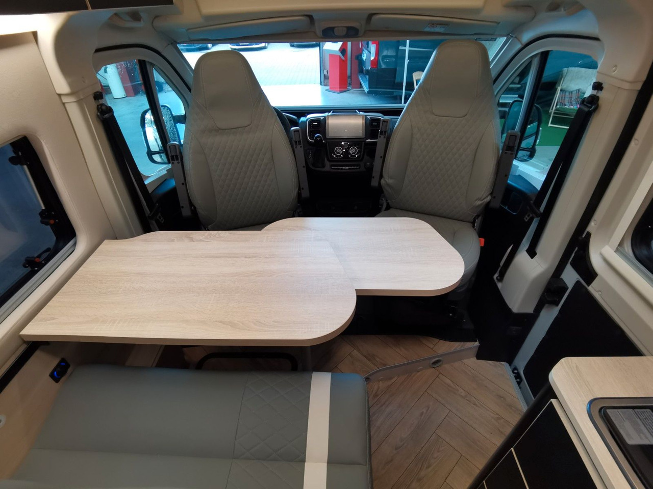 Buscamper Chausson V697 SPORT LINE / 140PS-8G / EINZELBETTEN - GARA