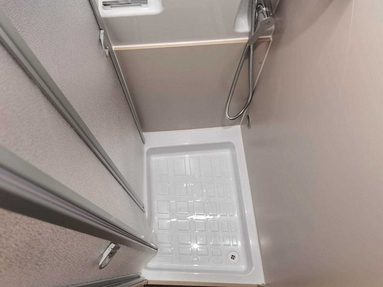 Buscamper Chausson V697 SPORT LINE / -2026- / 140-8G./ EINZELBETTEN