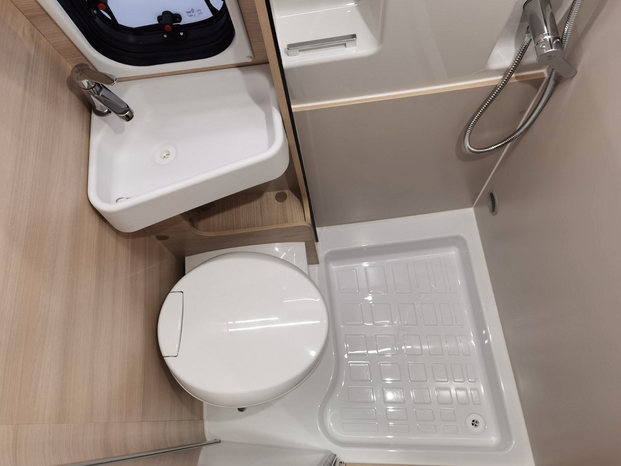 Buscamper Chausson V697 SPORT LINE / -2026- / 140-8G./ EINZELBETTEN
