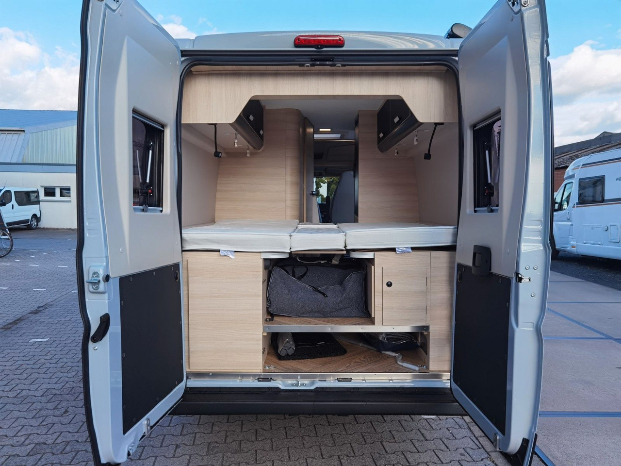 Buscamper Chausson V697 SPORT LINE / 8G - AUTOMATIK / EINZELBETTEN