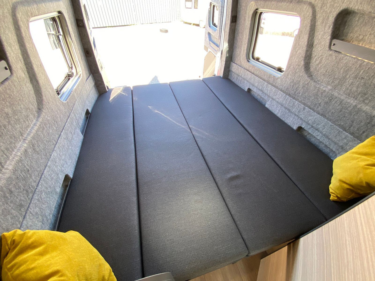Buscamper Hobby Maxia Van 680 DT, 2 Personen Fahrzeug, ACC