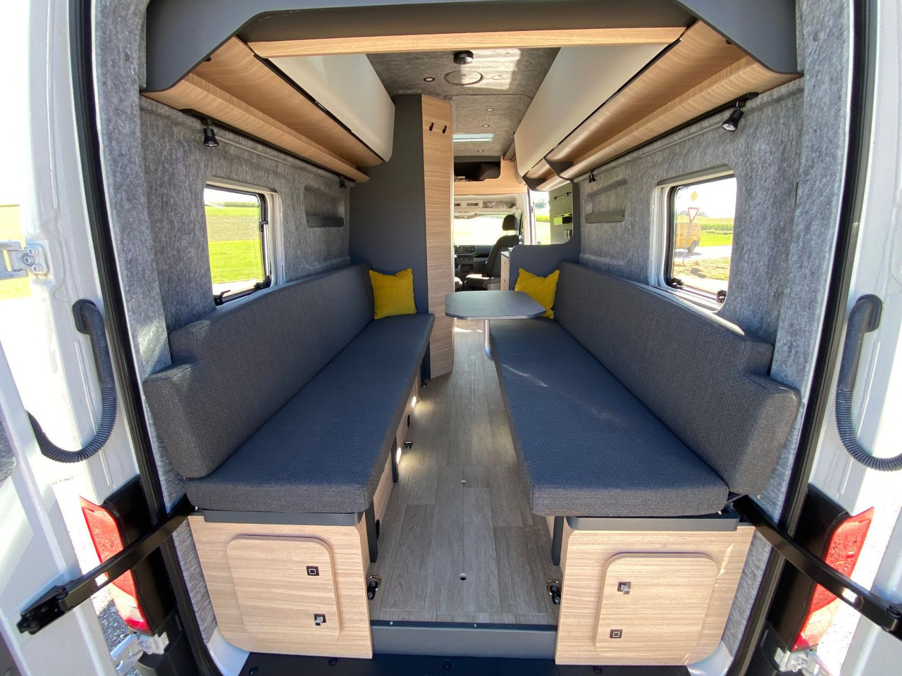 Buscamper Hobby Maxia Van 680 DT, mit Markise