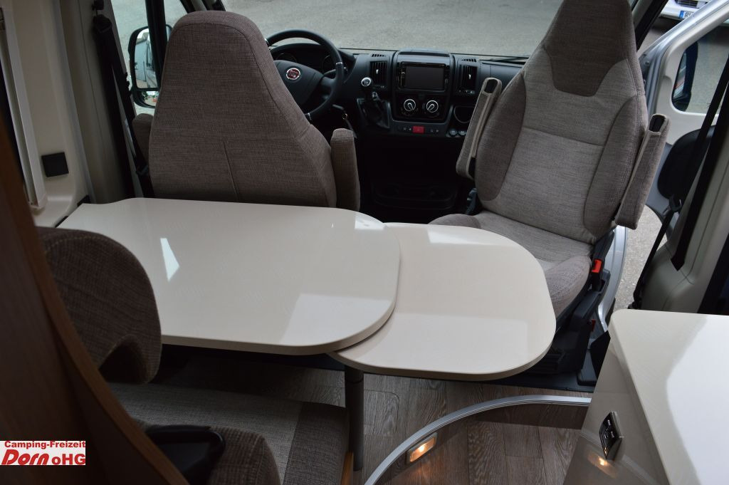 Buscamper Hobby Vantana De Luxe K65 ET Anhängerkupplung