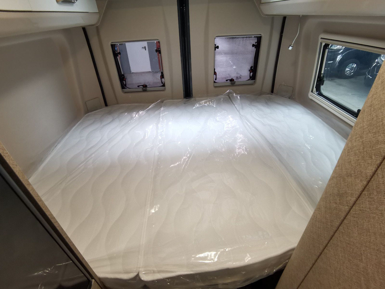 Buscamper Karmann DAVIS 590 LIFESTYLE / 140PS / SKY-ROOF & ALU