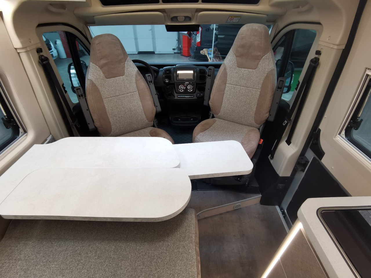 Buscamper Karmann DAVIS 590 LIFESTYLE / 140PS / SKY-ROOF & ALU
