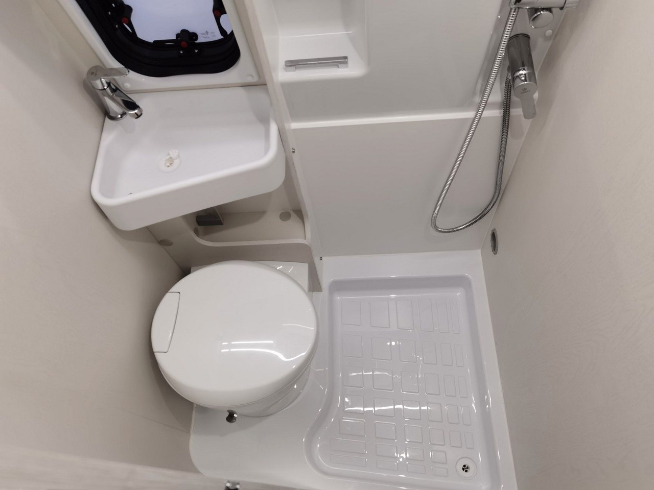 Buscamper Karmann DAVIS 590 TRENDSTYLE / -2026- / 140PS- AUTOMATIK