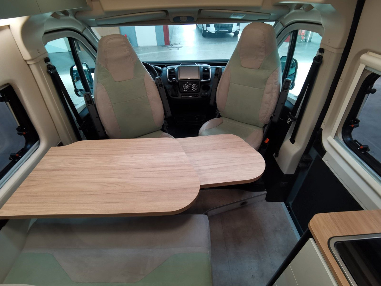 Buscamper Karmann DAVIS 590 TRENDSTYLE / -2026- / 140PS- AUTOMATIK