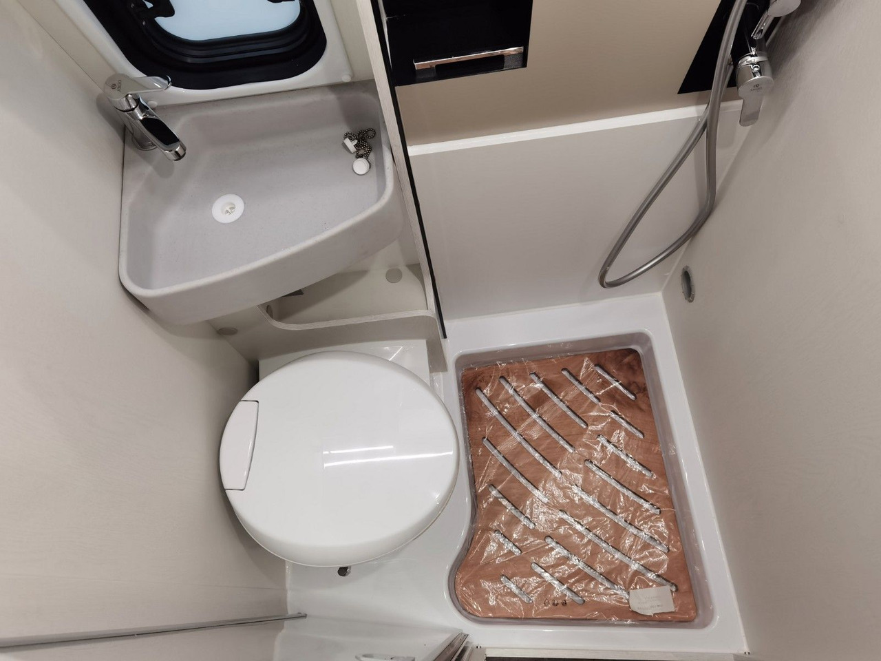 Buscamper Karmann DAVIS 620 LIFESTYLE/ -2026-/ 140PS/ EINZELBETTEN