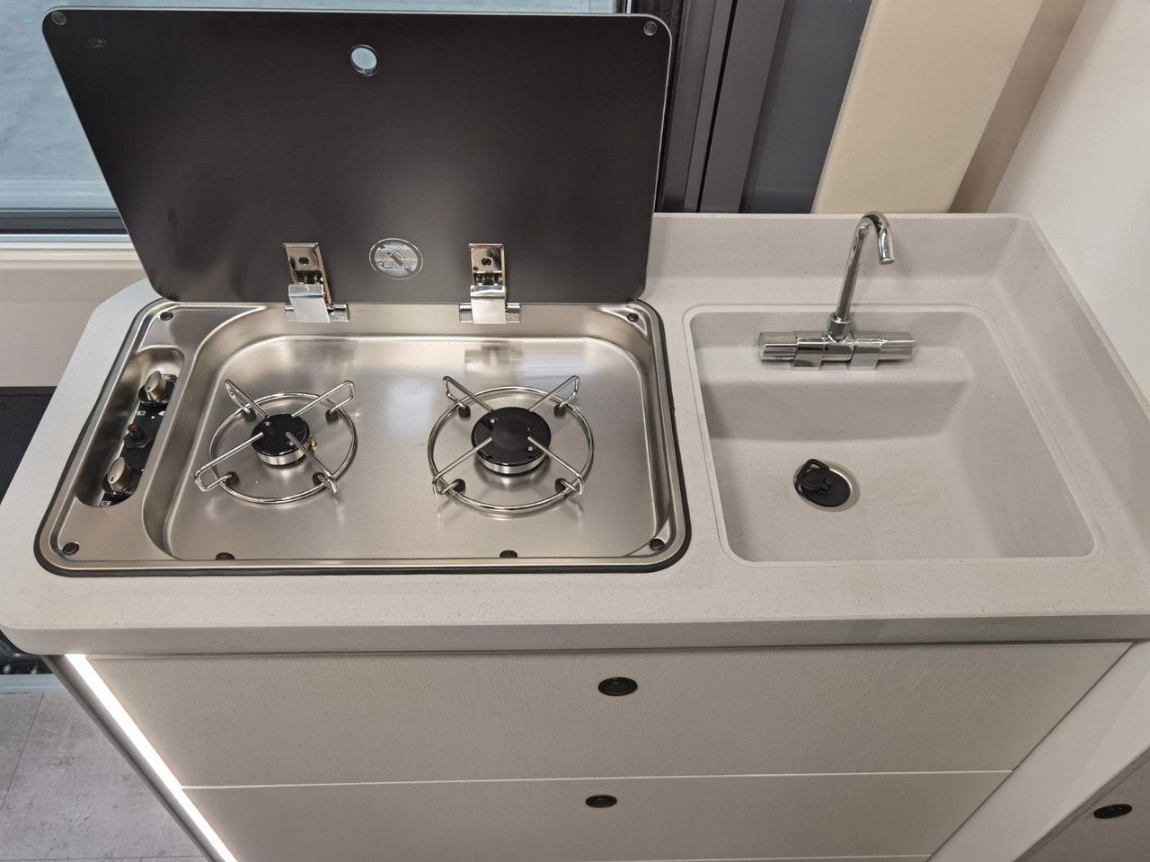 Buscamper Karmann DAVIS 620 LIFESTYLE/ -2026-/ 140PS/ EINZELBETTEN