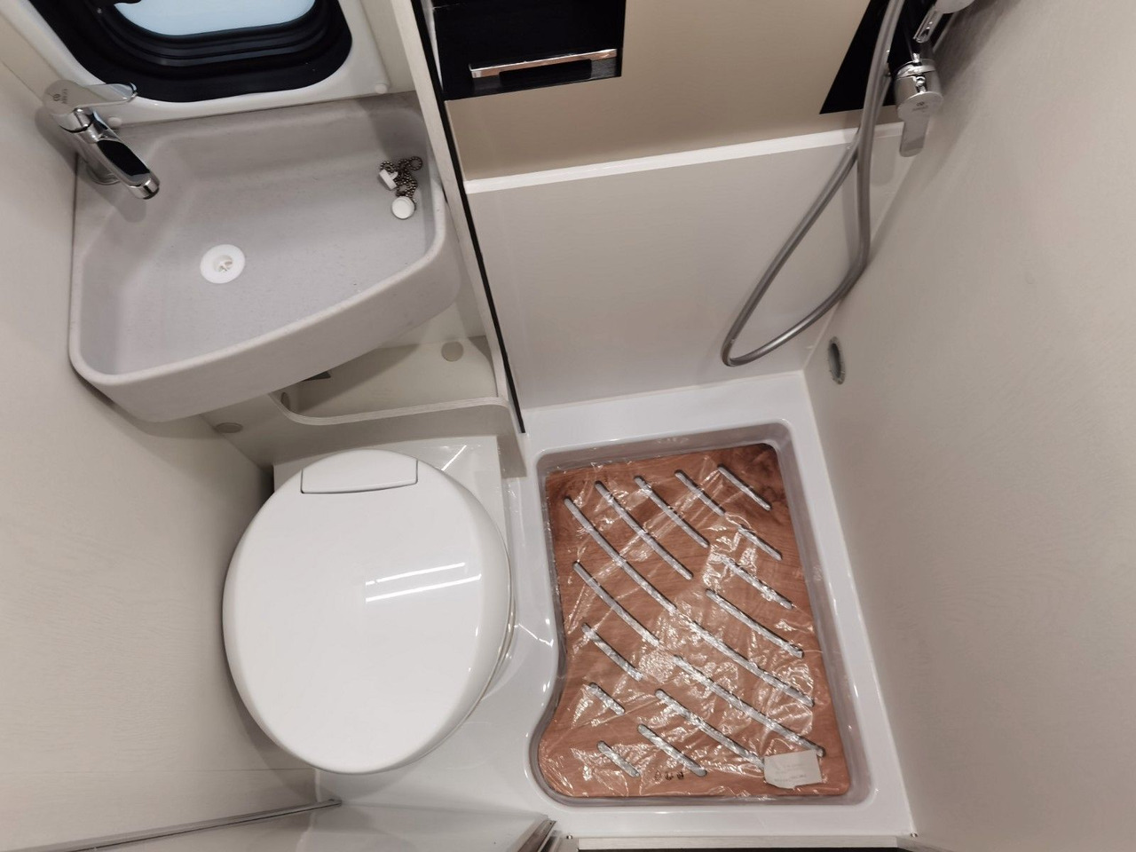 Buscamper Karmann DAVIS 620 LIFESTYLE/ -2026-/ 140PS/ EINZELBETTEN