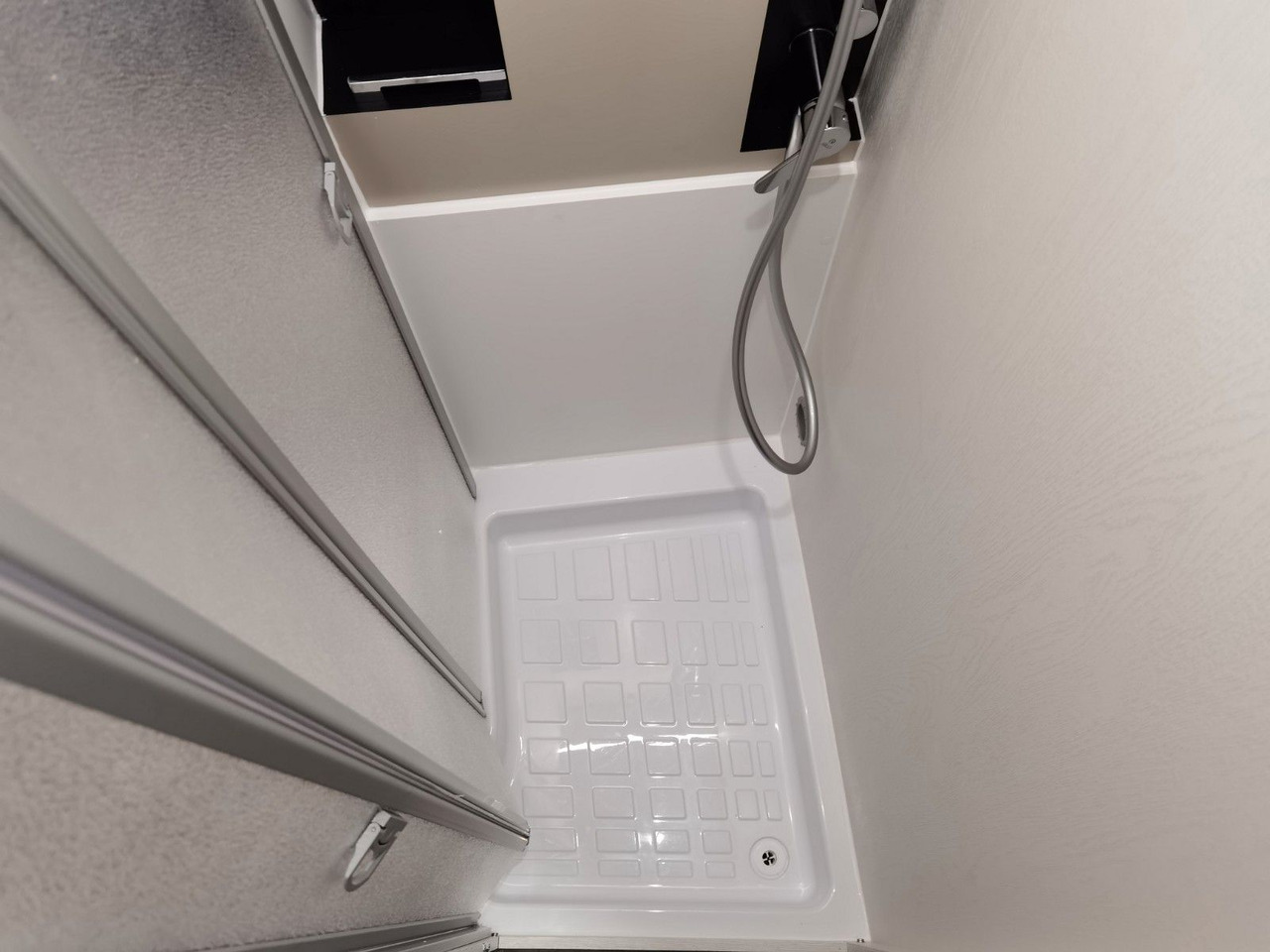 Buscamper Karmann DAVIS 620 LIFESTYLE/-MODELL 2026- / EINZELBETTEN