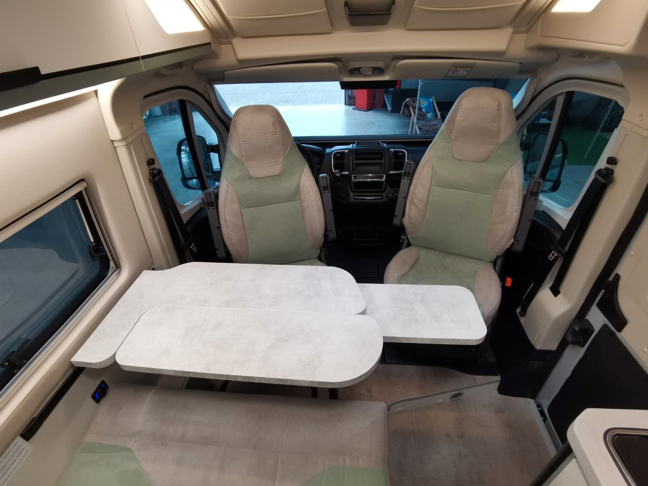 Buscamper Karmann DAVIS 620 LIFESTYLE/-MODELL 2026- / EINZELBETTEN