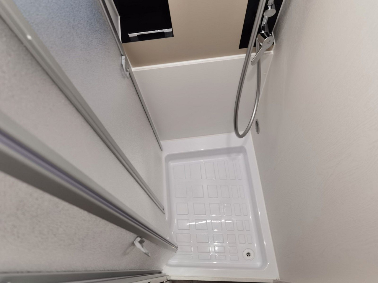 Buscamper Karmann DAVIS 630 LIFESTYLE/ - 2026 - / XXL-HUBBETT -GAR