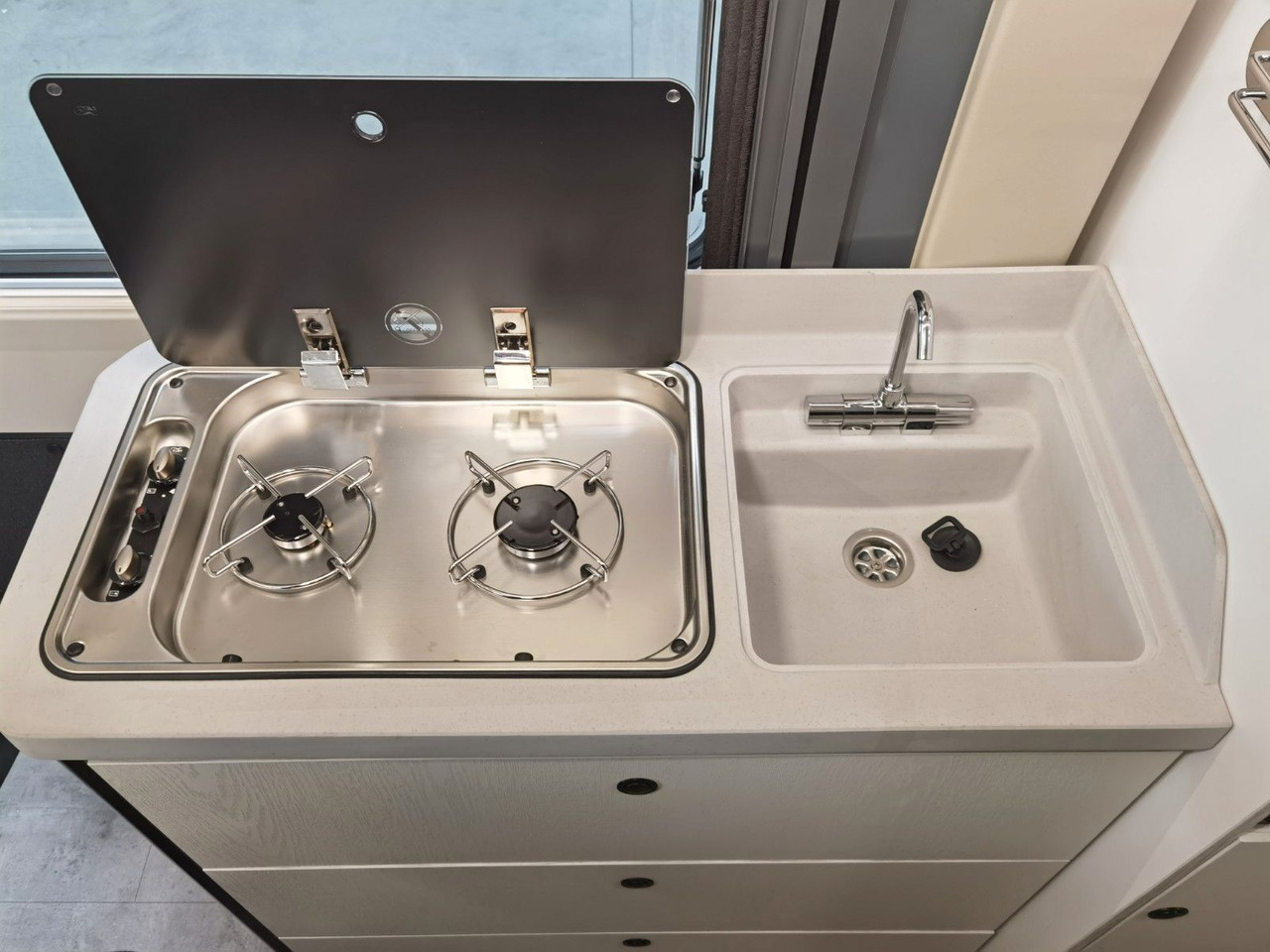 Buscamper Karmann DAVIS 630 LIFESTYLE/ - 2026 - / XXL-HUBBETT -GAR