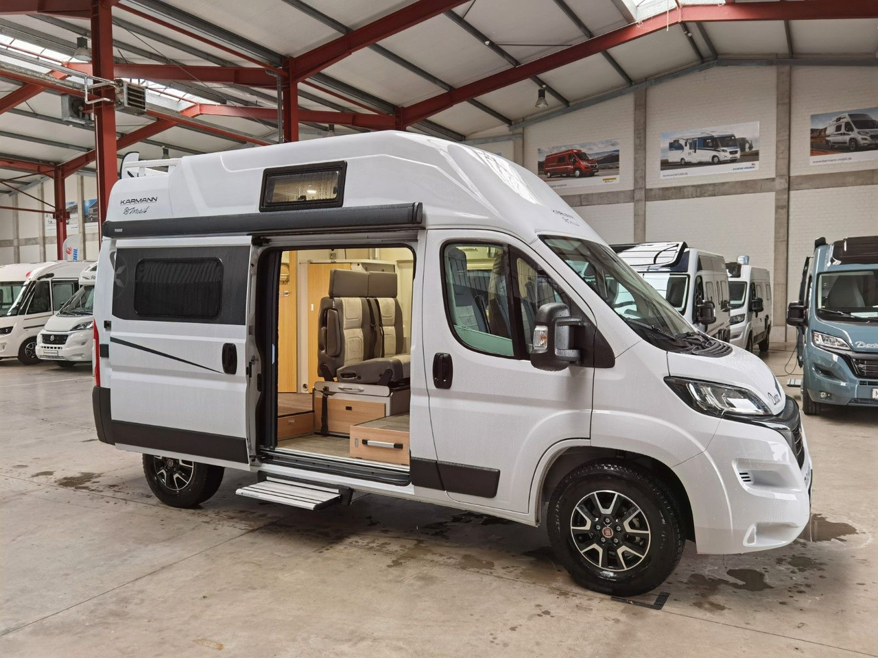 Buscamper Karmann DEXTER 550 / 140PS / CONCEPT - PAKET & HUBBETT