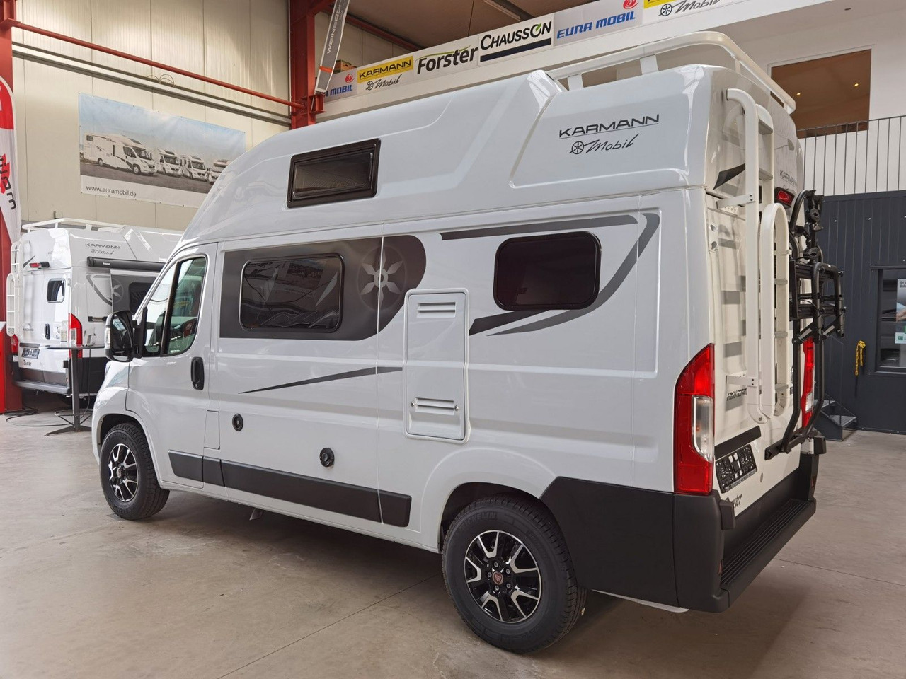 Buscamper Karmann DEXTER 550 / 140PS / CONCEPT - PAKET & HUBBETT