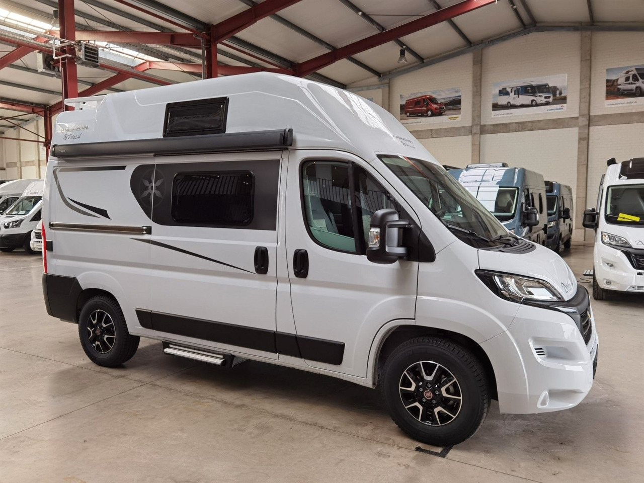 Buscamper Karmann DEXTER 550 / 140PS / CONCEPT - PAKET & HUBBETT