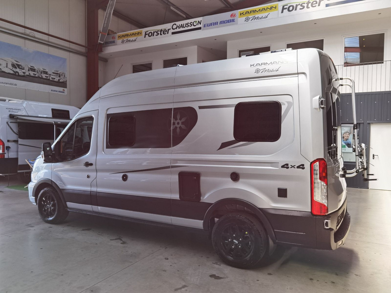 Buscamper Karmann DEXTER 560 / 170PS - 4x4 / SOLAR & MARKISE & ALU