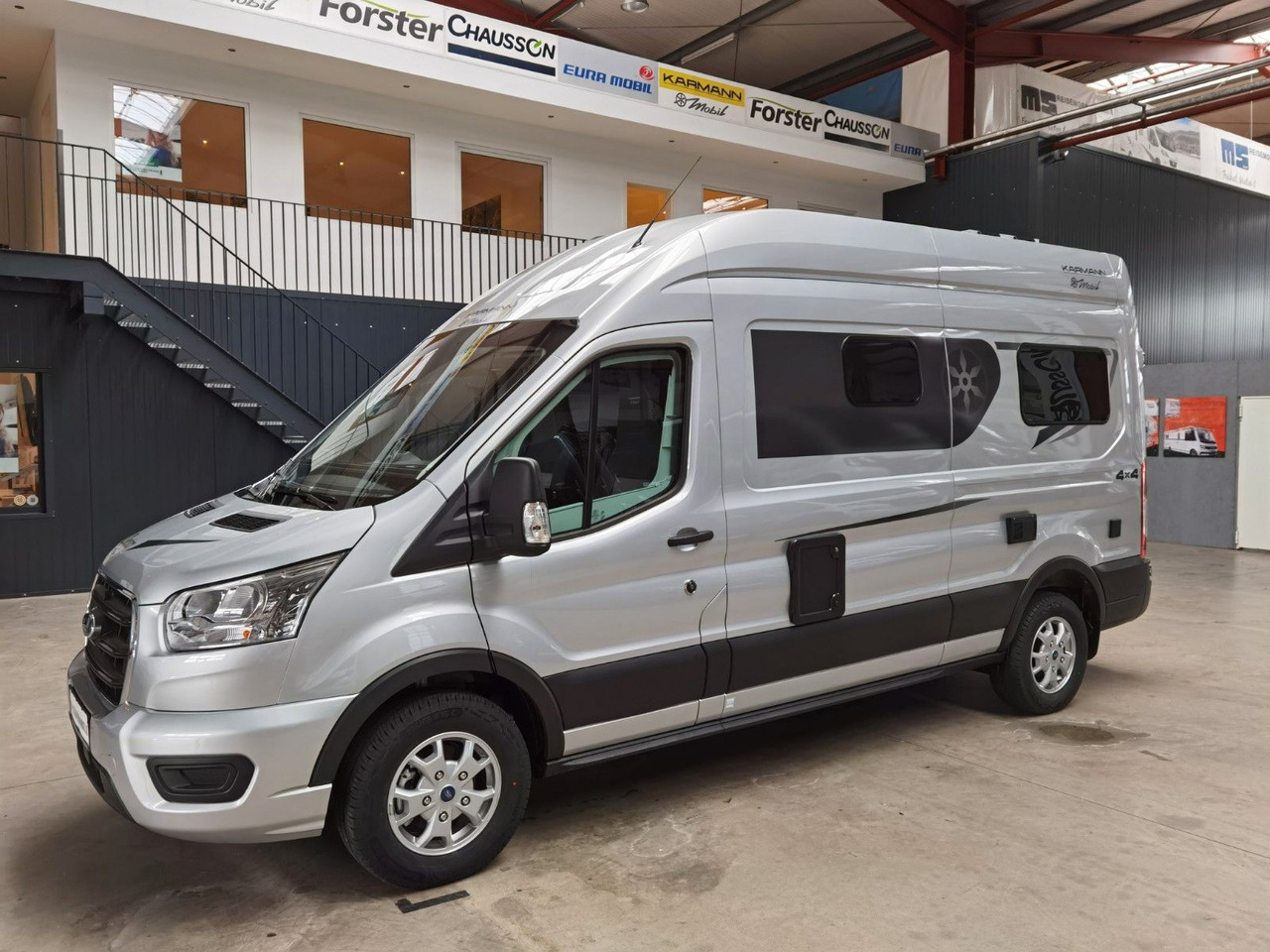 Buscamper Karmann DEXTER 570 / 170PS-4x4 /SOLAR/ AHK/ EINZELBETTEN