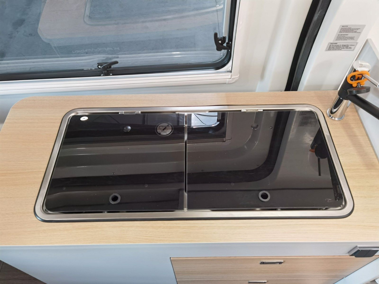 Buscamper Karmann DEXTER 570 / 170PS-4x4 /SOLAR/ AHK/ EINZELBETTEN