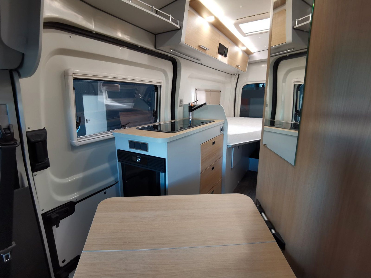 Buscamper Karmann DEXTER 570 / 170 PS / 4x4/ ALU / SOLAR / MARKISE