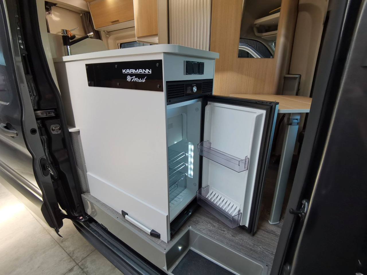 Buscamper Karmann DEXTER 570 / 170 PS / 4x4/ ALU / SOLAR / MARKISE