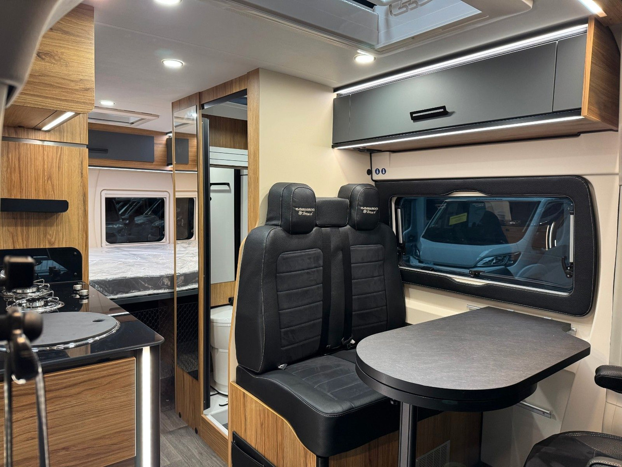 Buscamper Karmann DEXTER 580 / - 2026 - / 140PS-8G.AUTOMATIK
