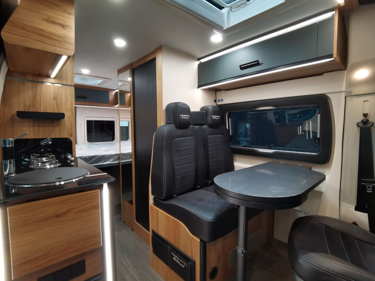 Buscamper Karmann DEXTER 580 /- 2026 -/ SKY-ROOF & MULTIMEDIA