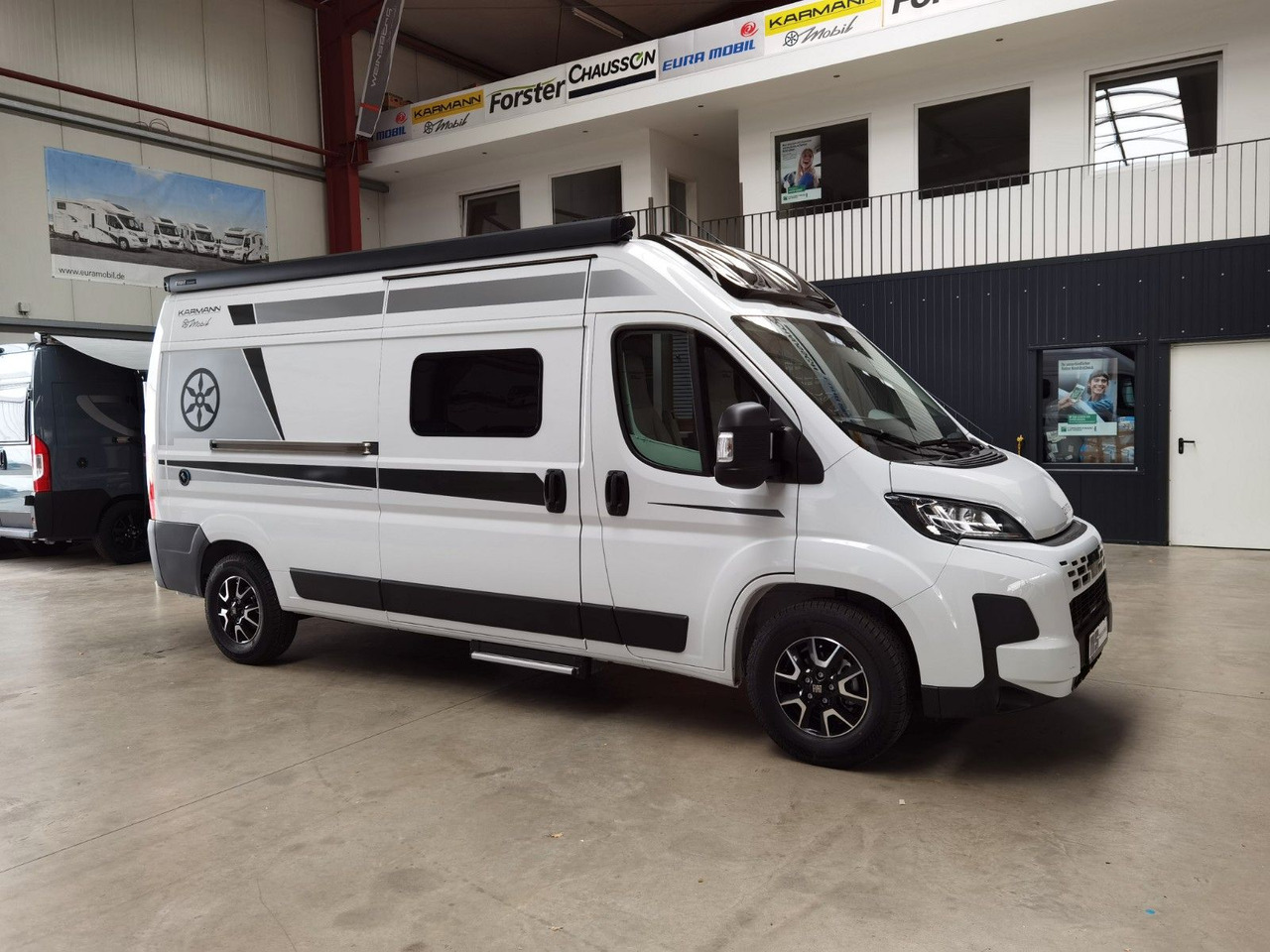Buscamper Karmann DEXTER 600 / -2026- /8G.AUTOMATIK / EINZELBETTEN