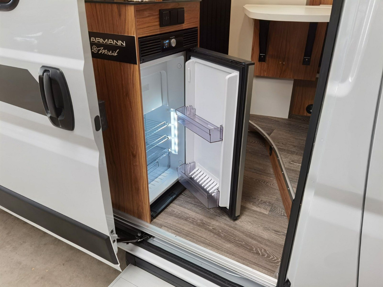 Buscamper Karmann DEXTER 600 / -2026- /8G.AUTOMATIK / EINZELBETTEN