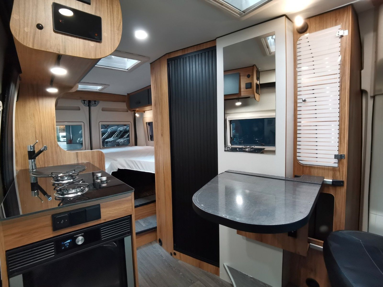 Buscamper Karmann DEXTER 600 / -2026-/ EINZELBETTEN  &amp; BAR VERSION