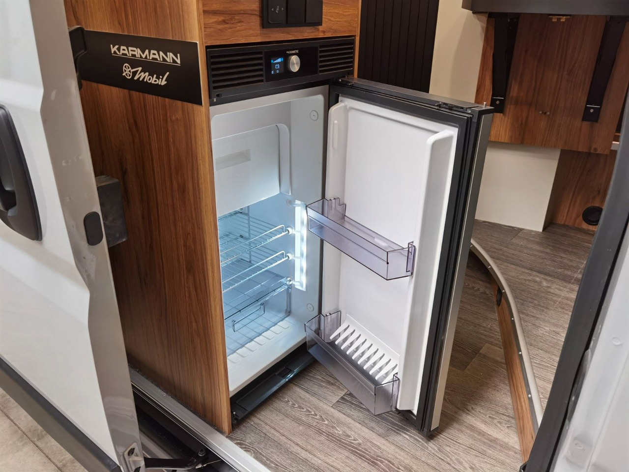 Buscamper Karmann DEXTER 600 / -2026-/ EINZELBETTEN  &amp; BAR VERSION