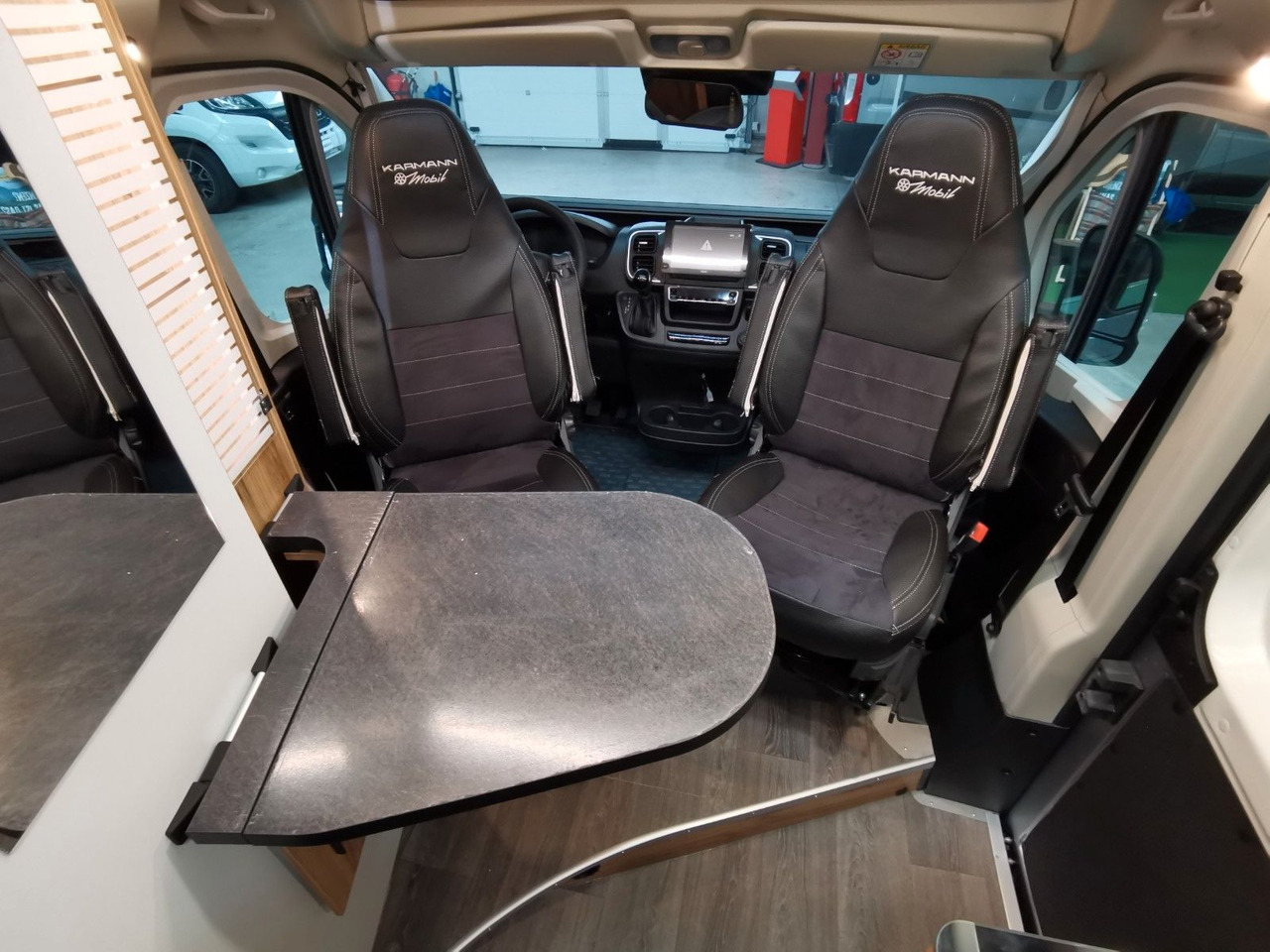 Buscamper Karmann DEXTER 600 /- 2026-/ EINZELBETTEN &amp; BAR VERSION